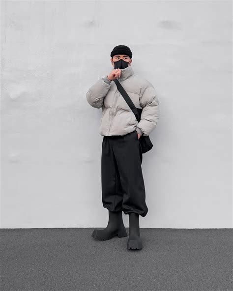 balenciaga trooper boots outfit